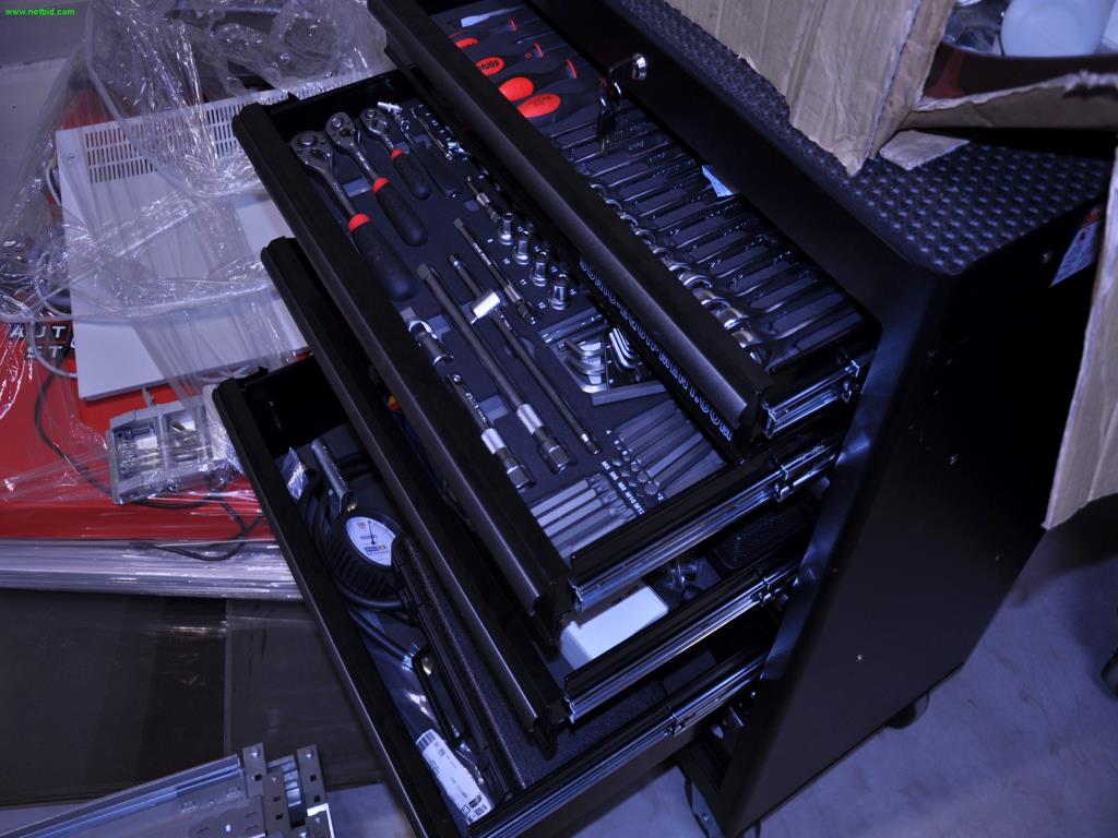 Maschinen, Werkzeuge, Handelsware / Werkstattausrüstung aus dem Umfeld<br> KFZ-Handwerk / Reifendienst-3